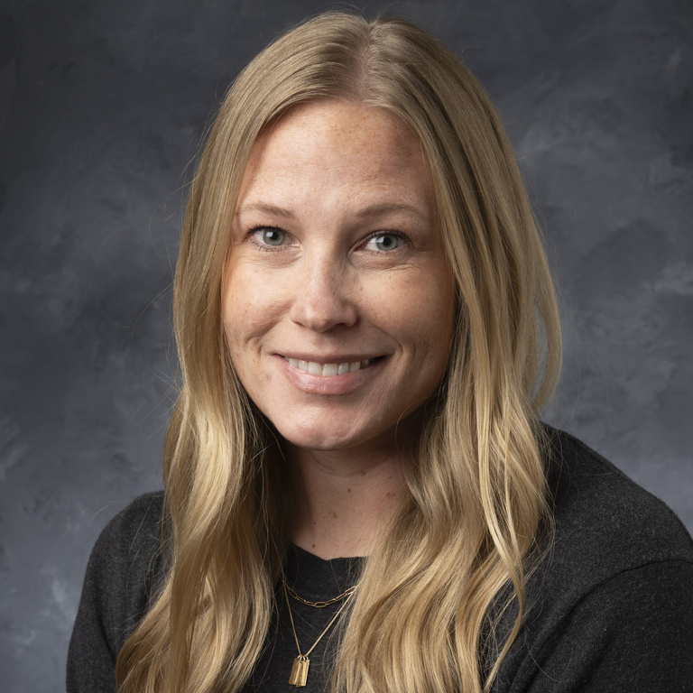 Headshot of Caitlin Dyer